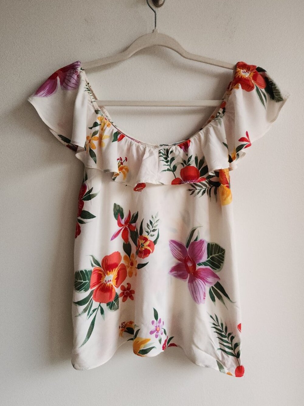 Old Navy Ruffle Neck Floral Tropical Top - XS (Fits S)